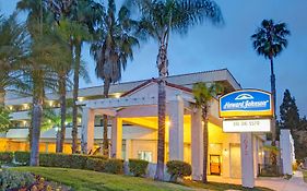Howard Johnson By Wyndham Torrance